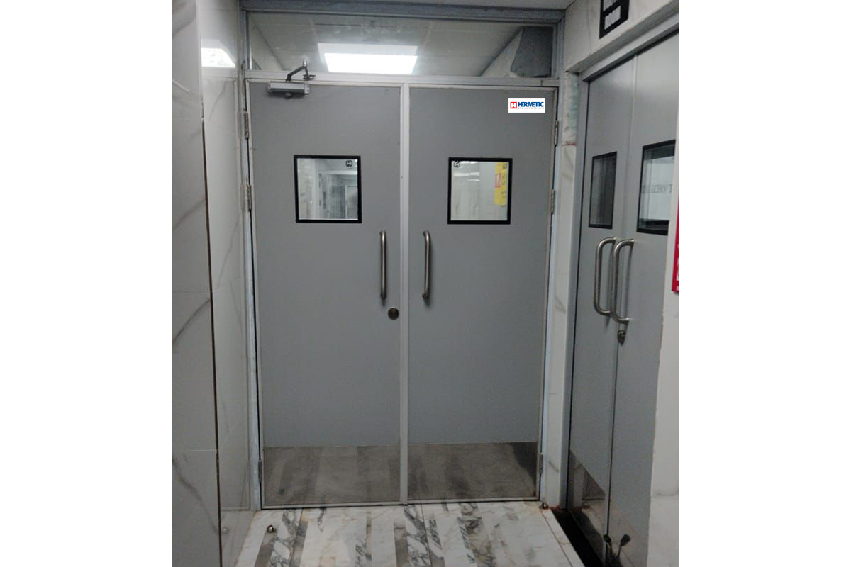 SEMI HERMETIC SEALED HPCL HINGED DOOR